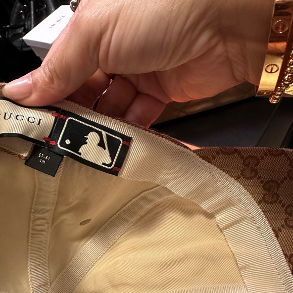 GUCCI x MLB LA AUTHENTIC ANGELS BASEBALL HAT - Picture 9 of 10